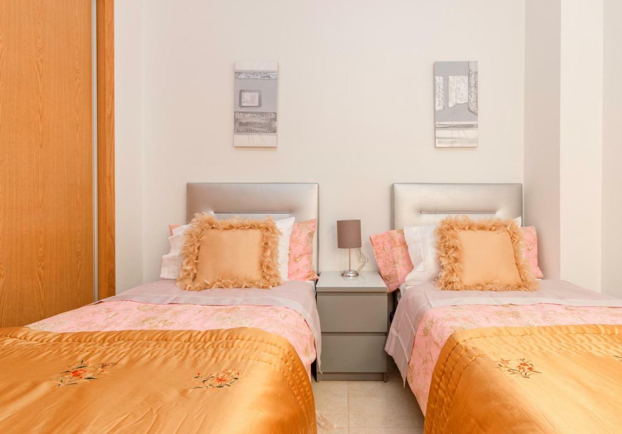 Residential Jardin Del Pintor - La Casa Amarilla Apartment Jacarilla ภายนอก รูปภาพ